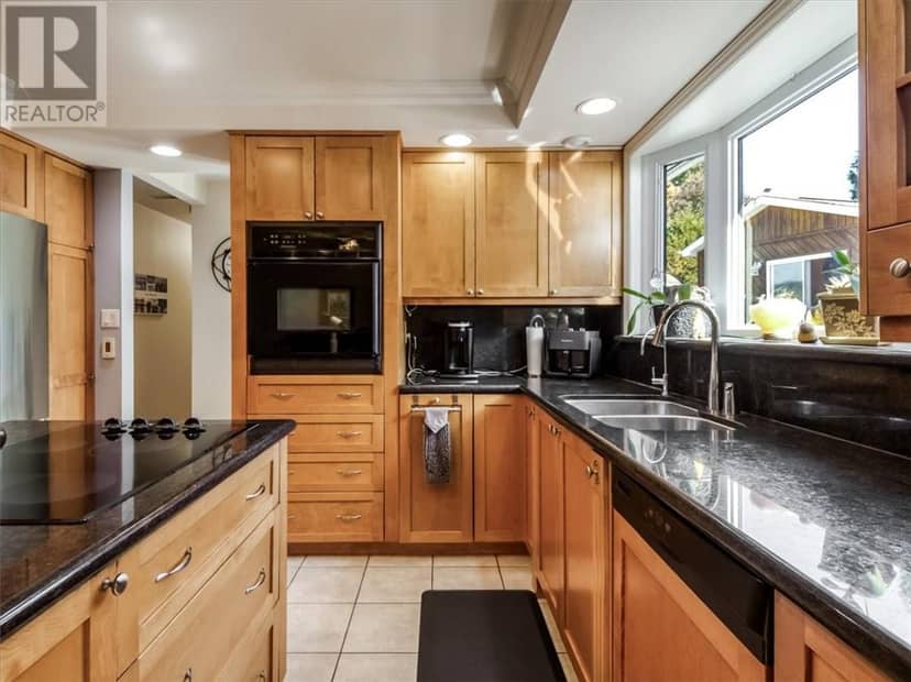 30 Fir St — photo 13 of 40