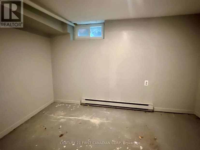 40 Arbour Glen Crescent — photo 17 of 18