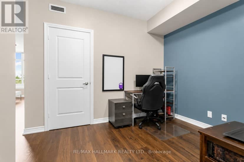 303 - 9245 Jane Street — photo 7 of 30