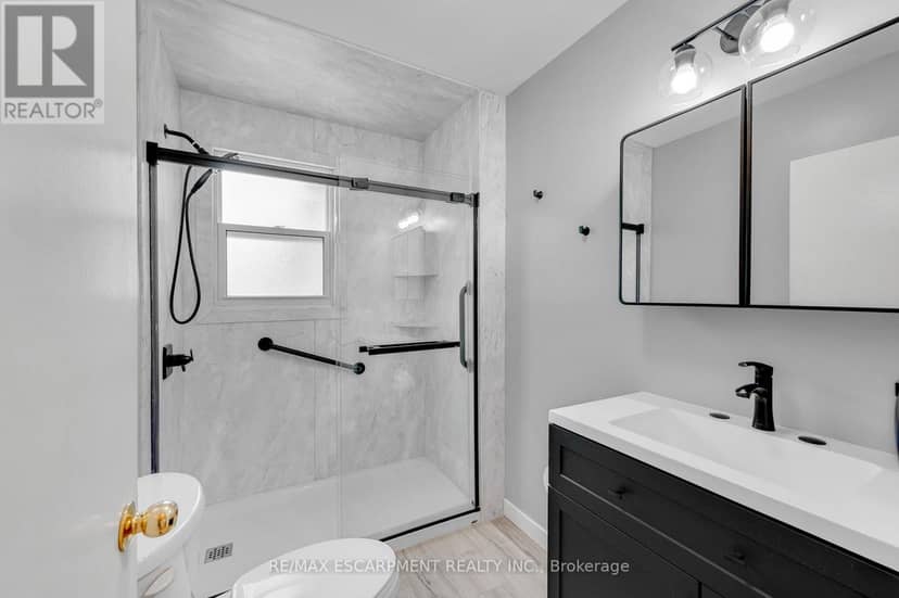 1388/1390 Leighland Road, Burlington, photo 8
