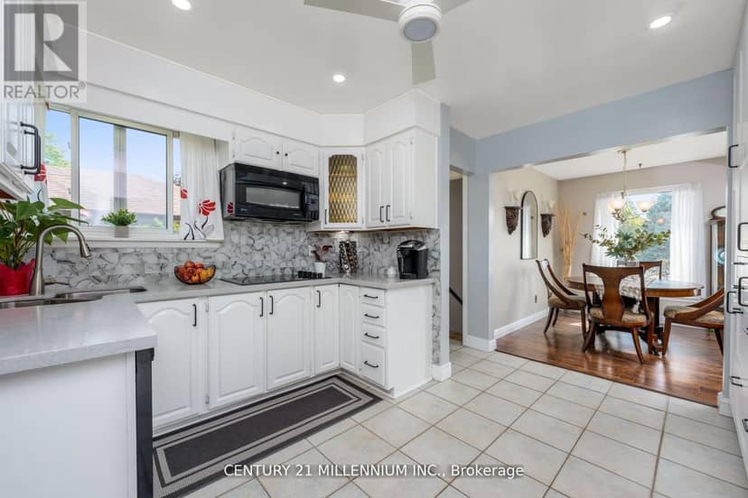 20 Dunblaine Crescent — photo 10 of 25