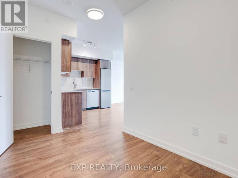 708 - 15 Wellington Street S — photo 7 of 34