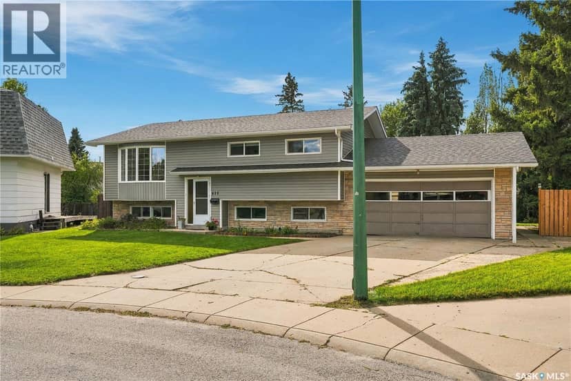 618 Priel COURT, Saskatoon, photo 2