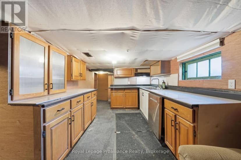 252 Sidney Street — photo 30 of 33