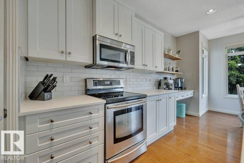 313 Southwick Bv — photo 15 of 40