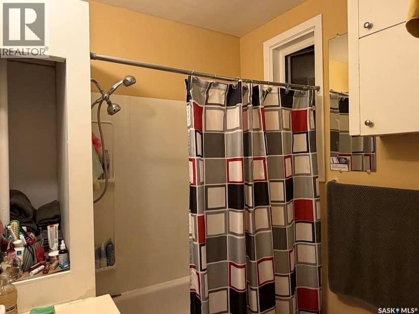 56 Haultain AVENUE — photo 17 of 21