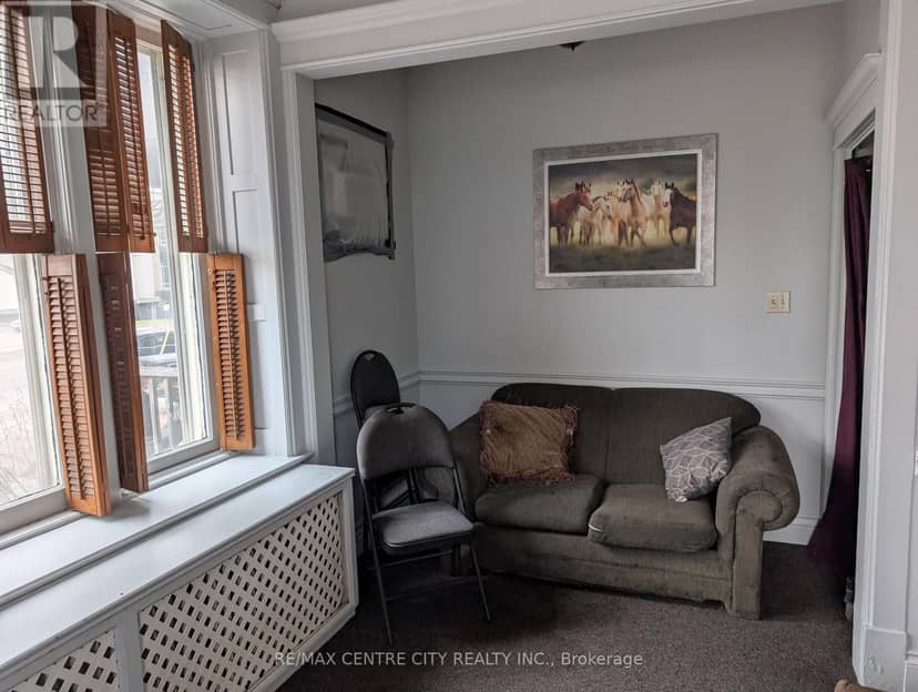 334 Queens Avenue, London East, photo 3
