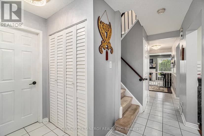 6415 Viseneau Drive — photo 14 of 28