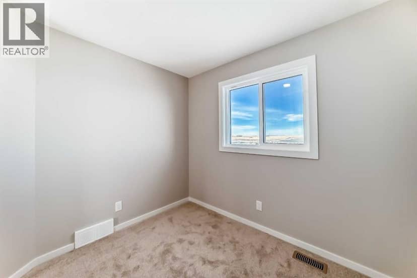 3037 Lanark Boulevard SE — photo 32 of 40
