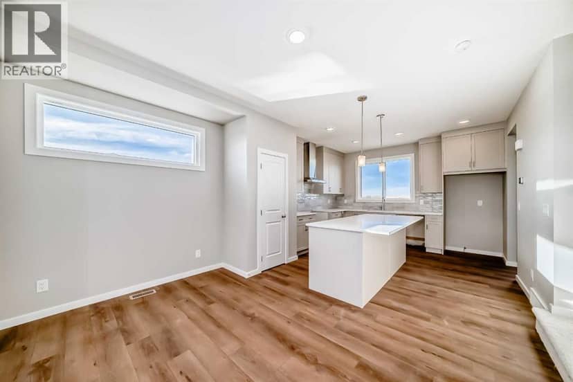 3037 Lanark Boulevard SE — photo 15 of 40