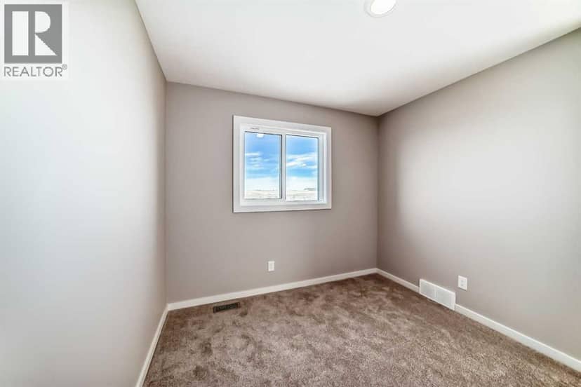3037 Lanark Boulevard SE — photo 35 of 40