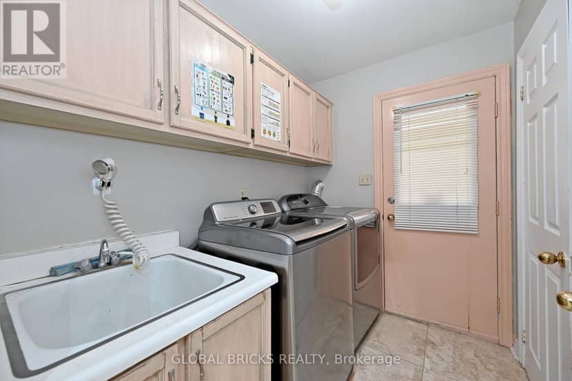8 Elmsley Drive — photo 21 of 40