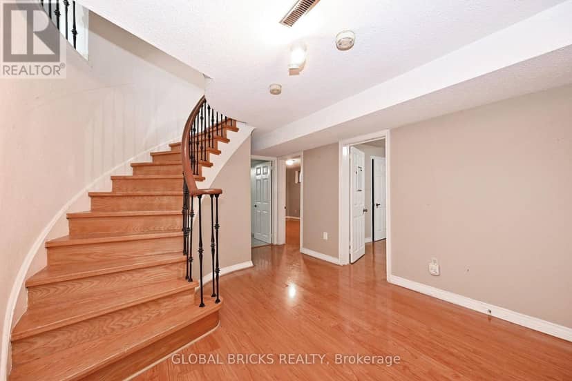 8 Elmsley Drive — photo 39 of 40