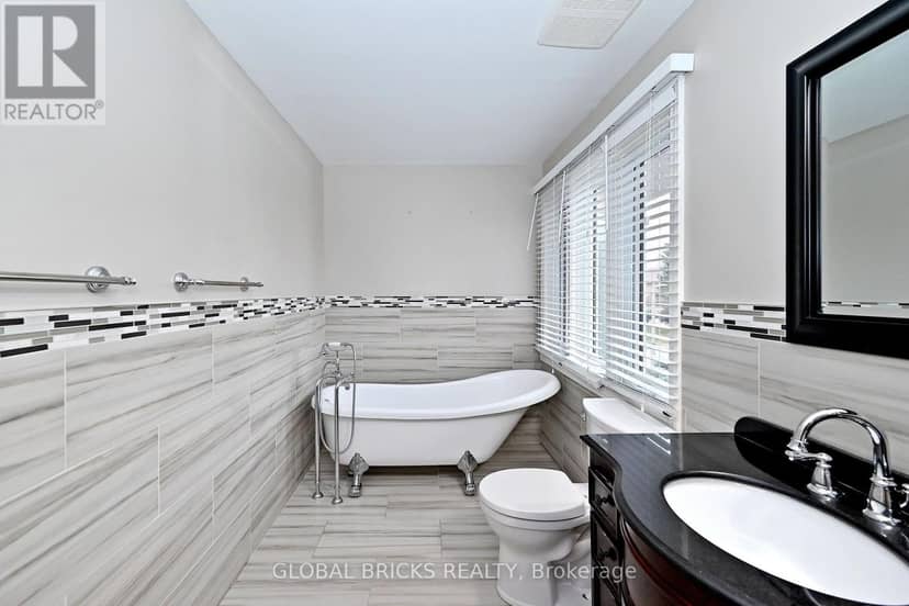 8 Elmsley Drive — photo 30 of 40