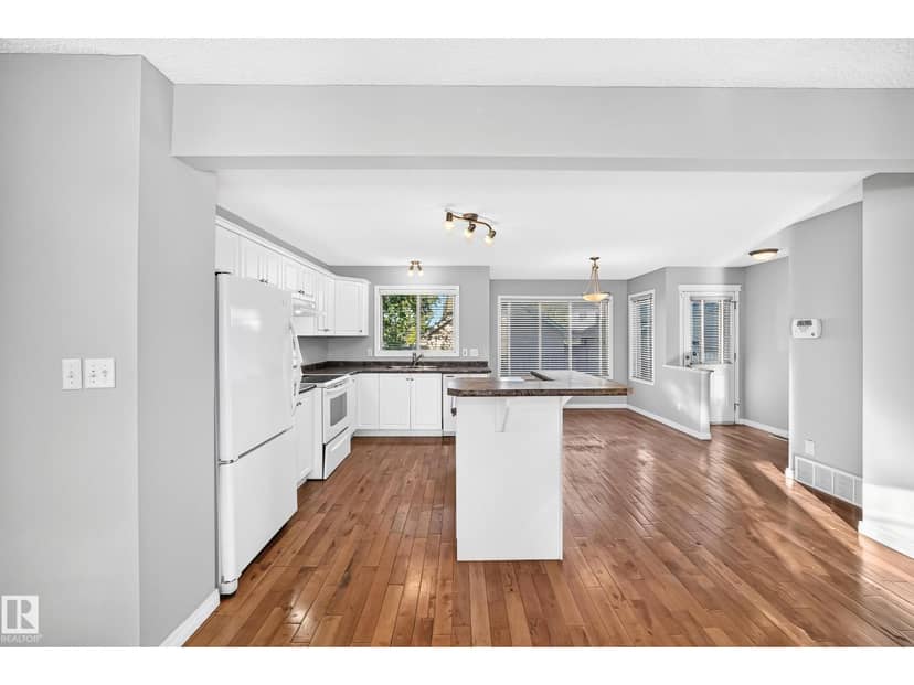 1022 80 ST SW — photo 10 of 40