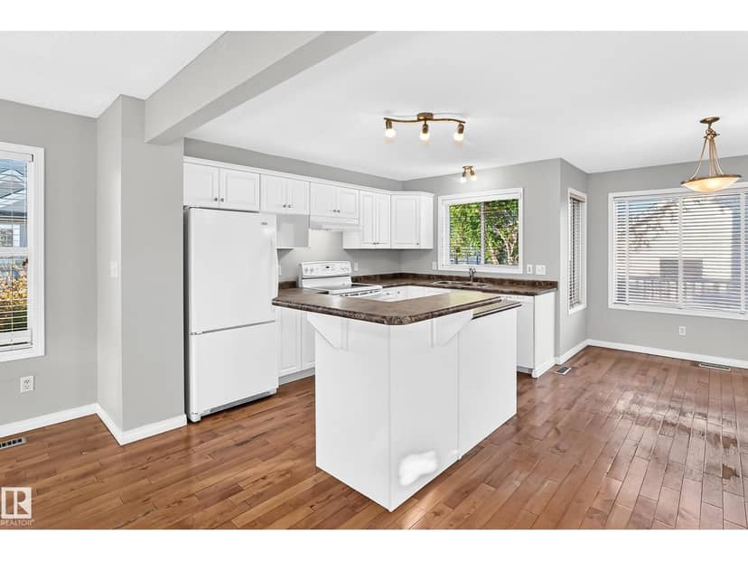 1022 80 ST SW — photo 9 of 40
