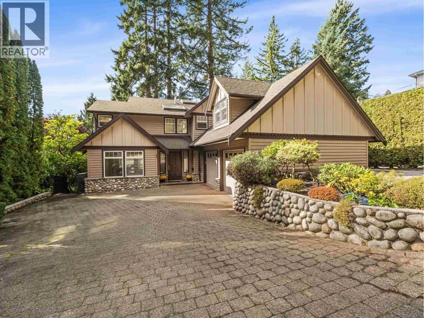 4047 WOODBURY AVENUE, North Vancouver