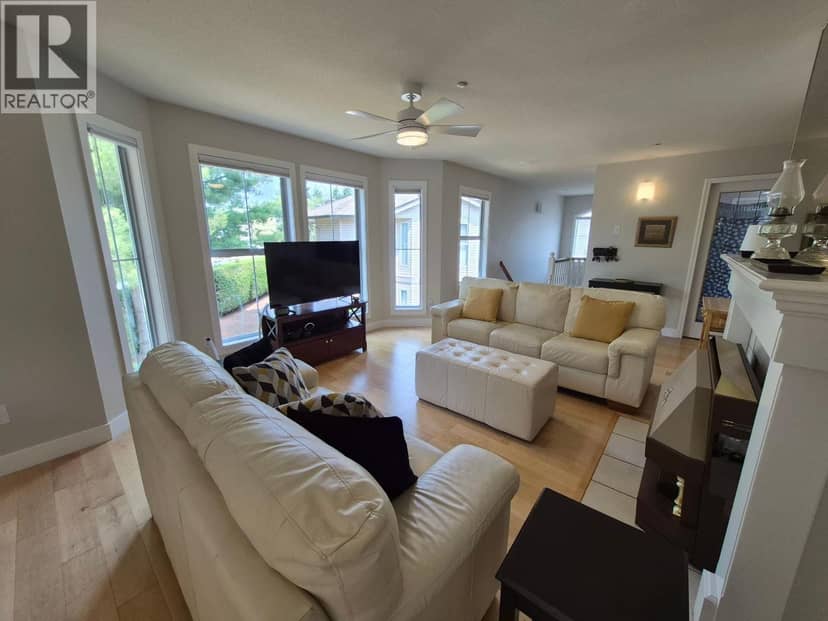 26 19060 FORD ROAD, Pitt Meadows, photo 2