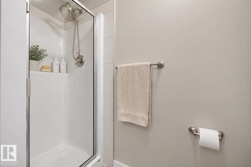 20528 128 AV NW — photo 33 of 40