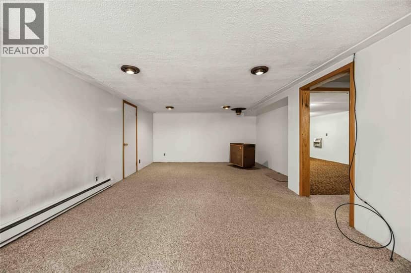 824 Charlesworth Drive — photo 33 of 40