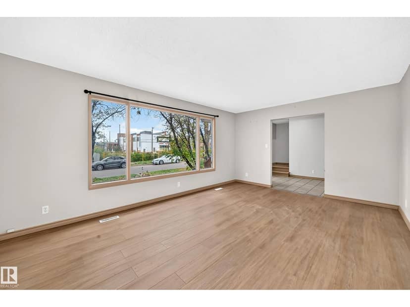 10919 69 AV NW — photo 15 of 40