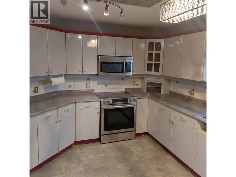 197 Ritchie Court, Kelowna, photo 2