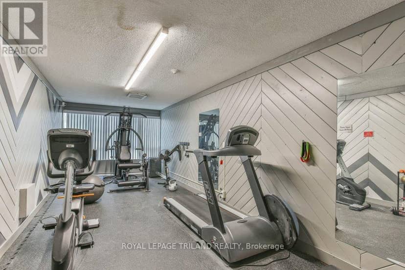 1001 - 1600 Adelaide Street N — photo 31 of 33