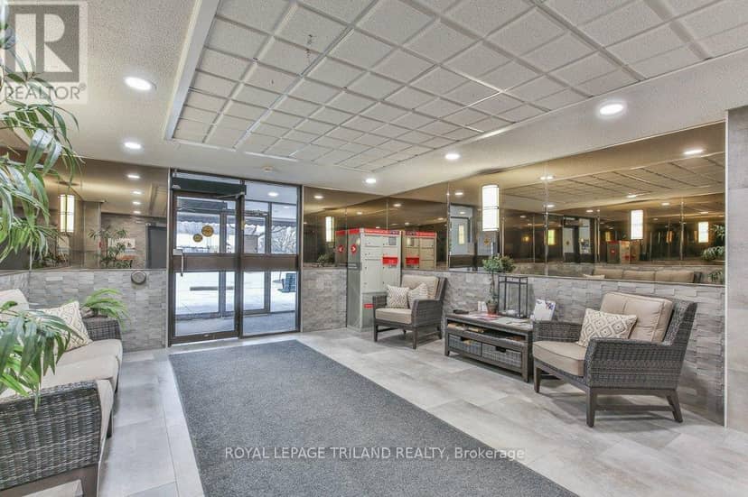 1001 - 1600 Adelaide Street N, London North, photo 4