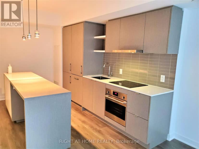 1401 - 88 Harbour Street — photo 4 of 8