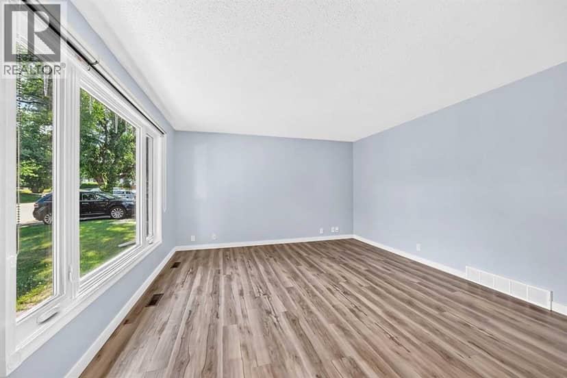 32 Macewan Park Link NW — photo 9 of 27
