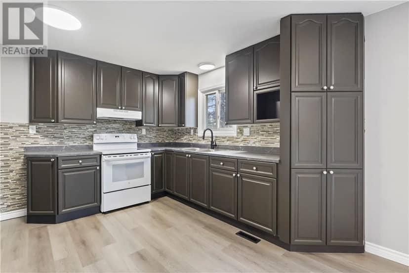 37 Baldwin — photo 17 of 40