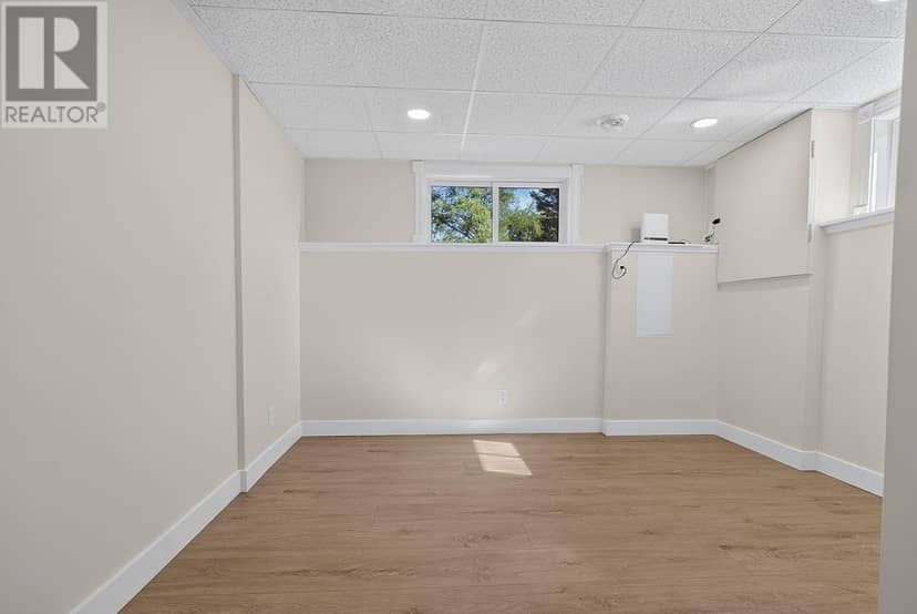 2096 Kenneth Drive — photo 25 of 40