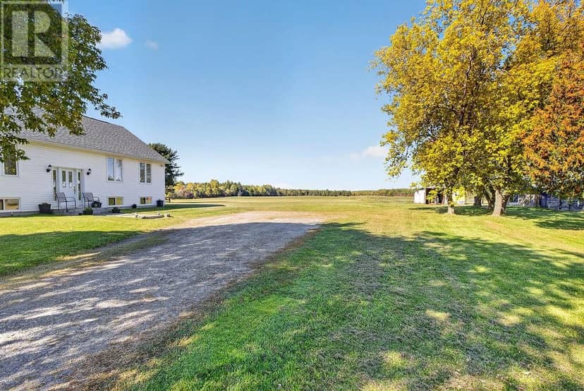 2096 Kenneth Drive, Val Therese, photo 5