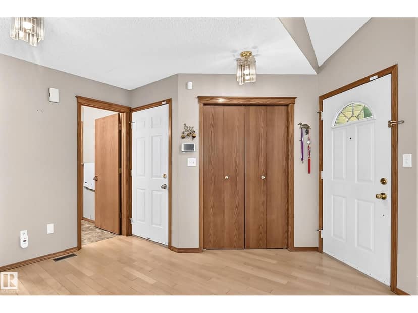 271 Ormsby Rd E NW, Edmonton, photo 5