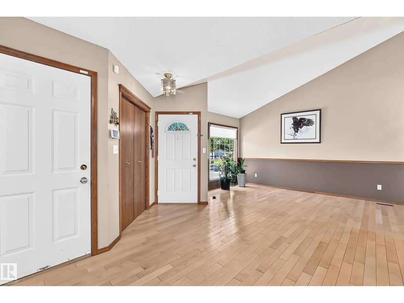 271 Ormsby Rd E NW, Edmonton, photo 6