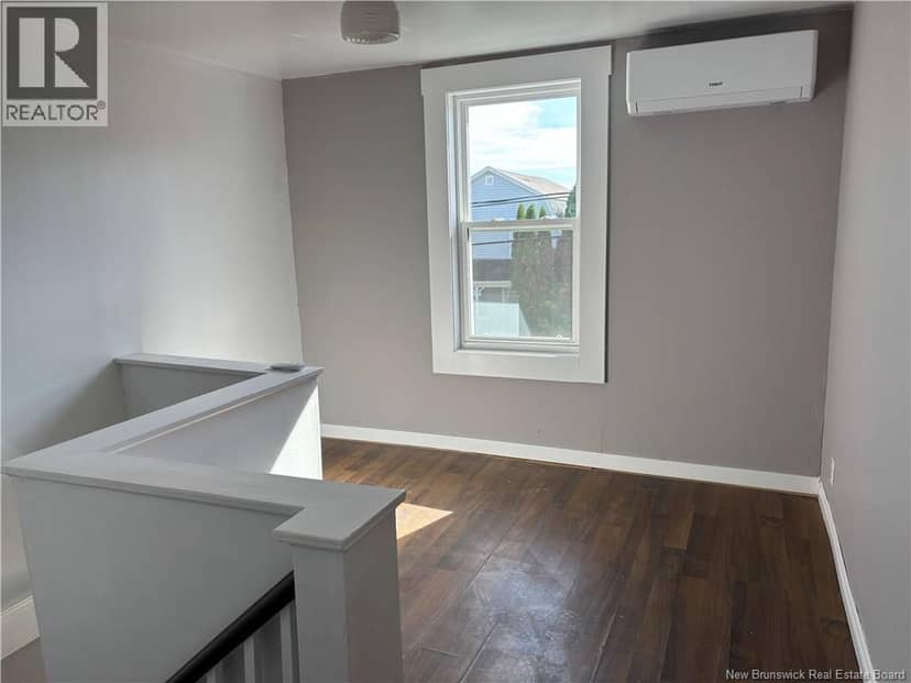 560 Queen Street — photo 9 of 20