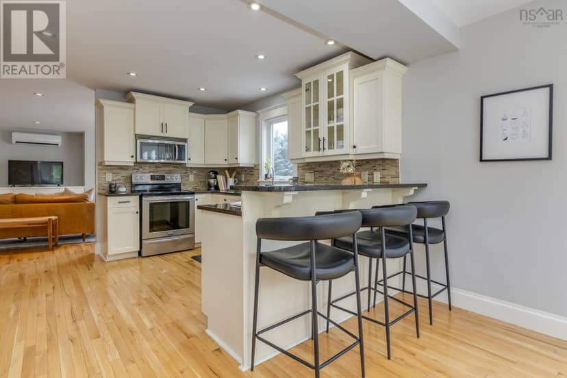 5 Edgewater Close — photo 15 of 40
