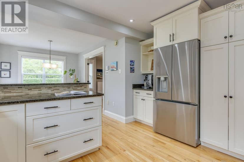 5 Edgewater Close — photo 18 of 40