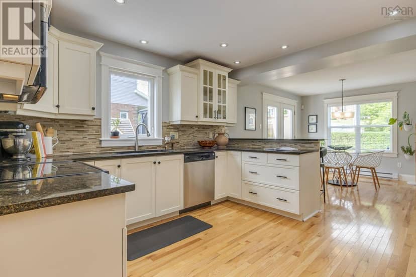 5 Edgewater Close — photo 19 of 40