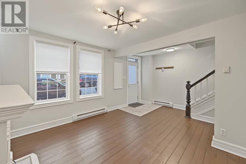 66 Colonial Street — photo 10 of 40