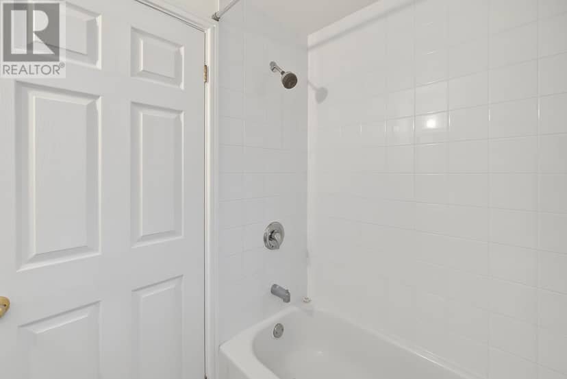 66 Colonial Street — photo 33 of 40