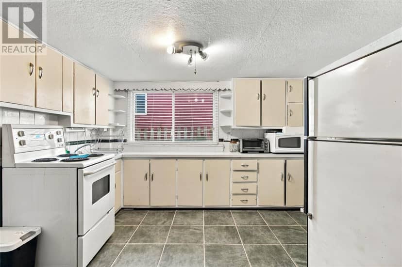 199 Freshwater Road — photo 13 of 18