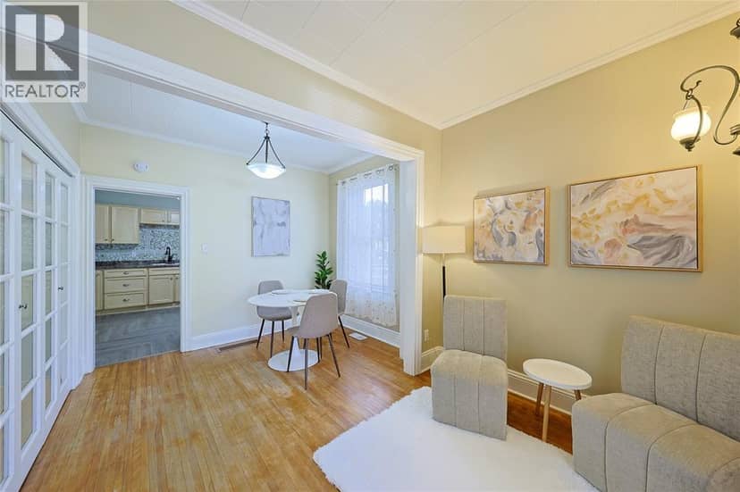 221 Bright STREET — photo 11 of 23