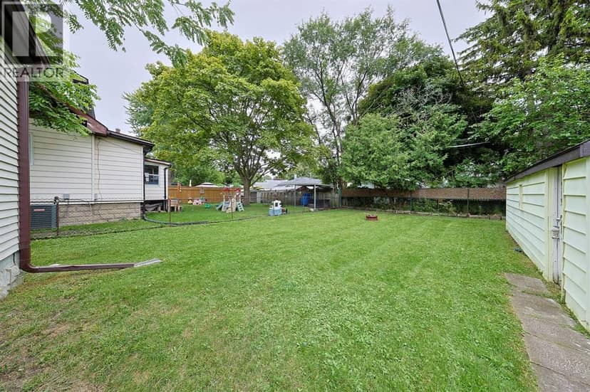 221 Bright STREET — photo 22 of 23