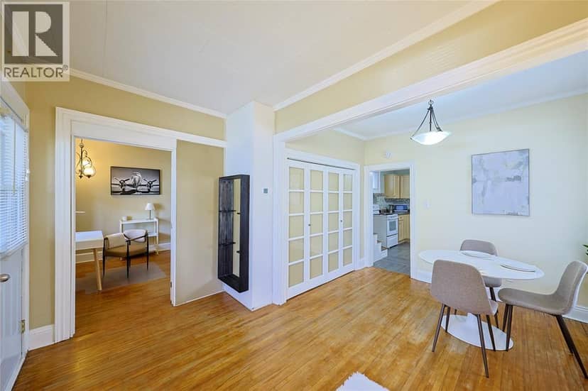 221 Bright STREET — photo 8 of 23