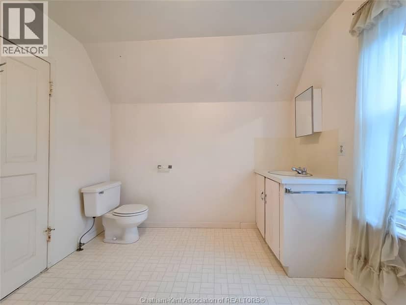 34 Park AVENUE West — photo 37 of 40