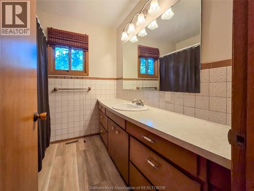 454 King STREET West — photo 40 of 40