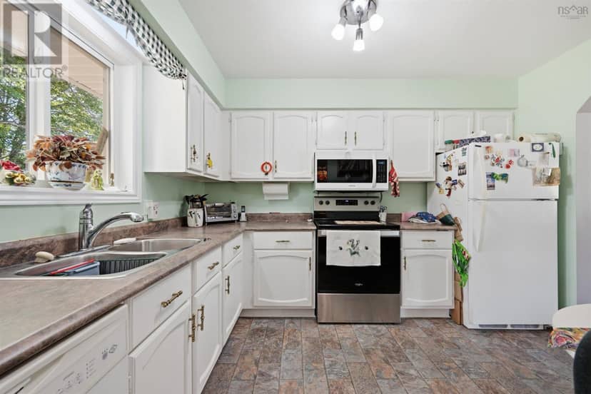 73 Wynn Castle Drive — photo 16 of 40