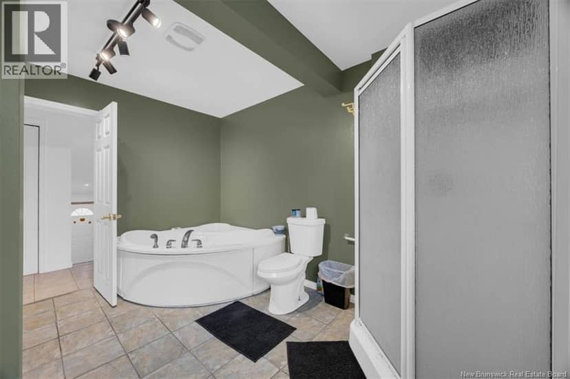4 Hughes Crescent — photo 13 of 36