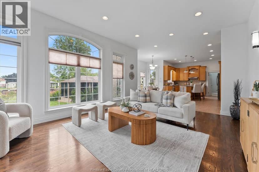 476 Mei Lin CRESCENT — photo 17 of 40